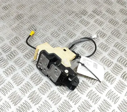 Volvo XC40 Rear door lock 32131410