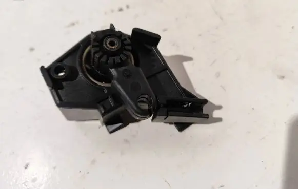 Audi A6 S6 C6 4F Engine bonnet (hood) release handle 4F1823633B