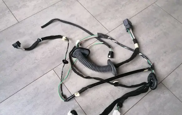 Opel Vivaro Front door wiring loom 242106643R 93868762 242105511R