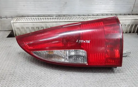 Mazda Premacy Rear/tail lights 22061908