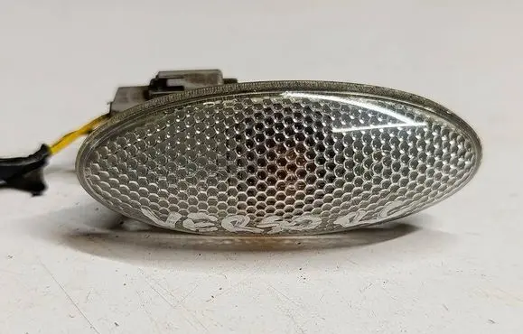Toyota Verso Front fender indicator light 81730-02080