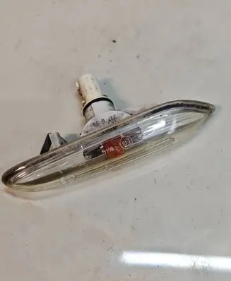 BMW 5 E60 E61 Front fender indicator light 8382104