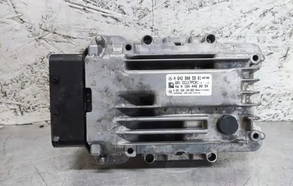 Mercedes-Benz E W212 Adblue control unit A6429005901