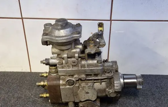 Fuel injection high pressure pump