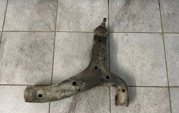 Volkswagen Amarok Front lower control arm/wishbone
