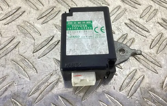 Lexus IS 220D-250-350 Door control unit/module 8974053050 2513003511