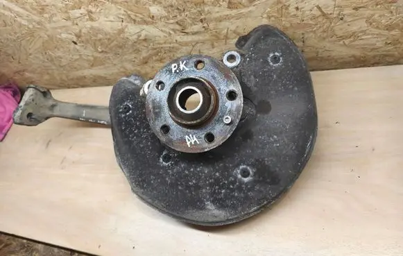 Audi A4 S4 B8 8K Front wheel hub 