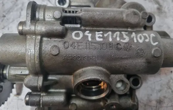 Volkswagen Golf VII Oil pump 04E115109C
