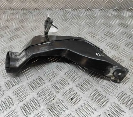 BMW iX Air intake duct part 7954578