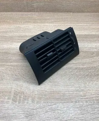 BMW 5 E39 Rear air vent grill 8391182