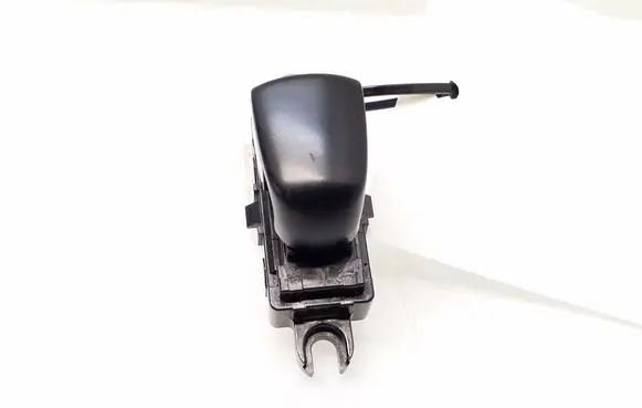 Nissan Qashqai Tailgate glass/window release handle 