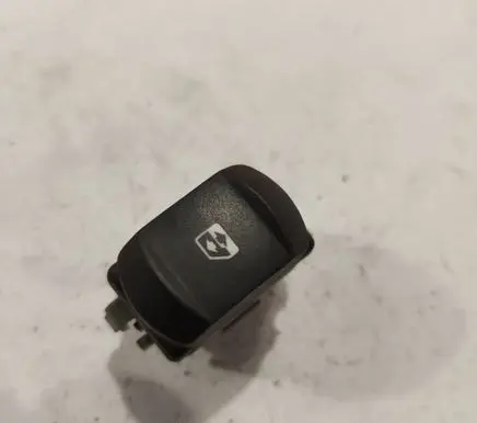 Renault Megane II Electric window control switch 315013A