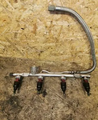 Mercedes-Benz C W203 Fuel main line pipe A1110703095