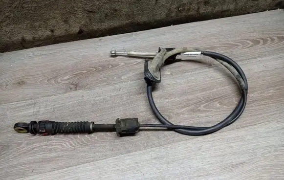 Volvo V70 Gear shift cable linkage 30759238