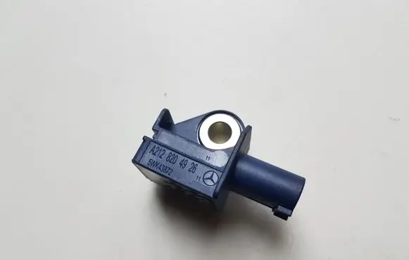 Mercedes-Benz GLK (X204) Airbag deployment crash/impact sensor A2128204926