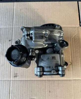 Audi A4 S4 B9 Oil pump 04L145208AA