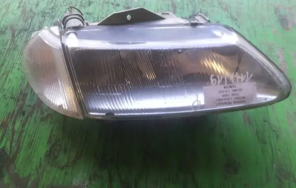 Renault Laguna I Headlight/headlamp