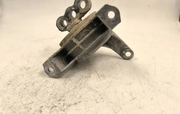 Opel Zafira A Engine mount bracket 24427298