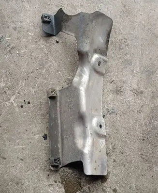 BMW 5 GT F07 Heat shield in engine bay 5148718520409 718520409 7185204