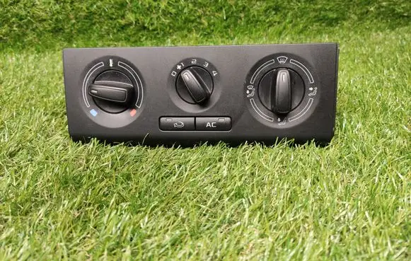 Skoda Fabia Mk2 (5J) Climate control unit 5J0820045D 901516720001