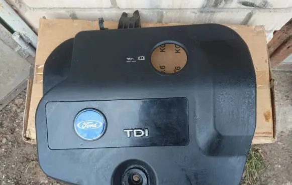 Ford Galaxy Engine cover (trim)