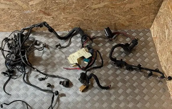 BMW 5 E60 E61 Engine installation wiring loom 7788125 7788124 7790156