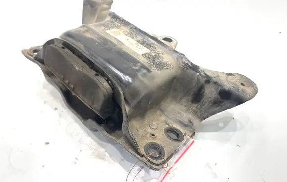 Volkswagen PASSAT B8 Engine mount vacuum valve 5Q0199555BJ