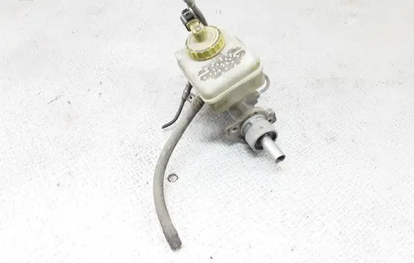 Volkswagen Golf IV Master brake cylinder 21027099