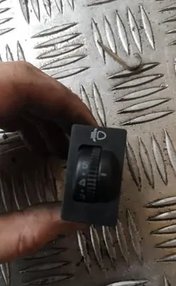 Toyota Avensis T220 Headlight level height control switch 4300