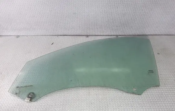 Renault Laguna II Front door window glass four-door