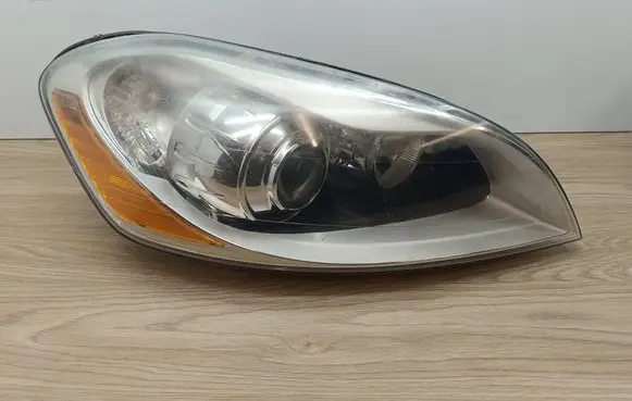Volvo XC60 Headlight/headlamp 30763138 89902827