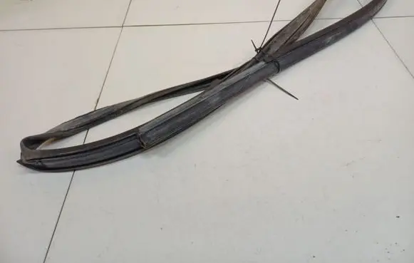 Nissan Terrano Rubber seal front coupe door