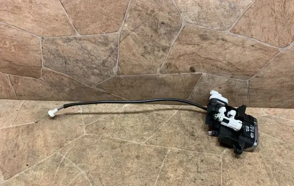 Mercedes-Benz SL R230 Glove box lock 