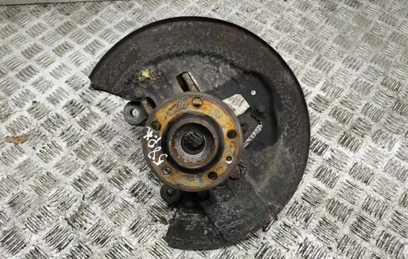 Volvo V70 Front wheel hub