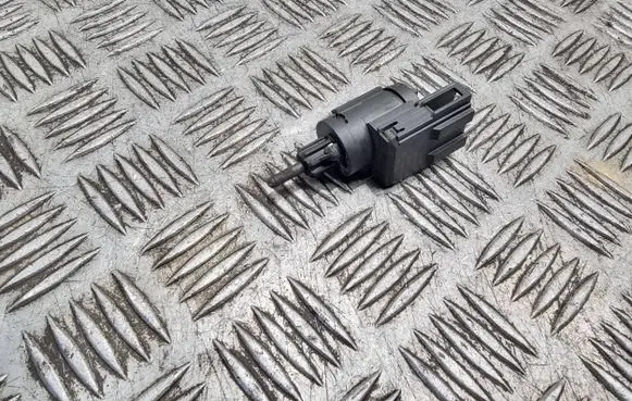 Volkswagen Golf V Brake pedal sensor switch 3b0945511a 19322007