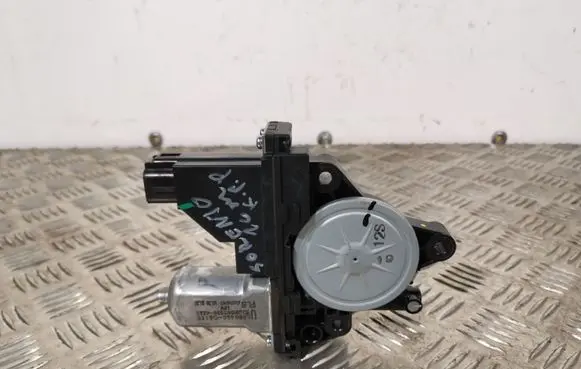 KIA Sorento Front door window regulator motor 62450C5120