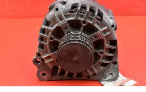 Volkswagen Golf IV Generator/alternator 038903023S