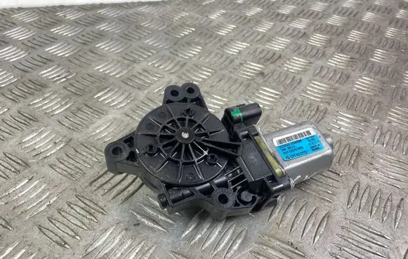 Hyundai Grand Santa Fe NC Rear door window regulator motor 834502W000