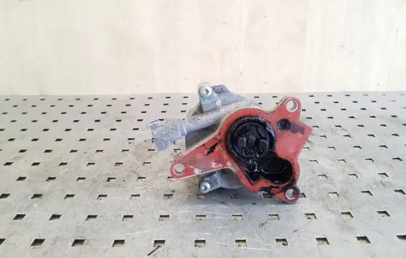 Nissan Qashqai Vacuum pump 8200796080