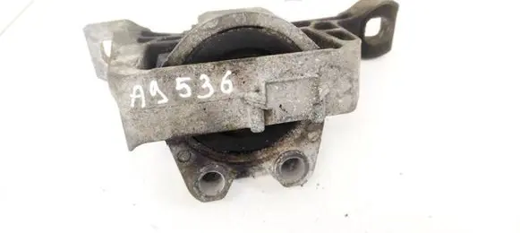 Ford C-MAX I Engine mount bracket