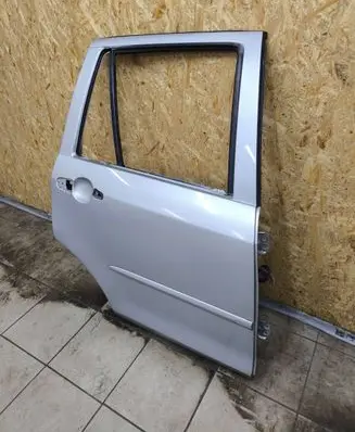 Mazda 2 Rear door