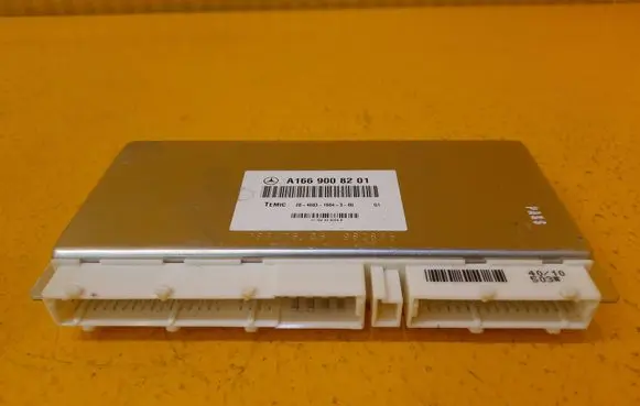 Mercedes-Benz GLE (W166 - C292) Air suspension control unit module (rear) A1669008201