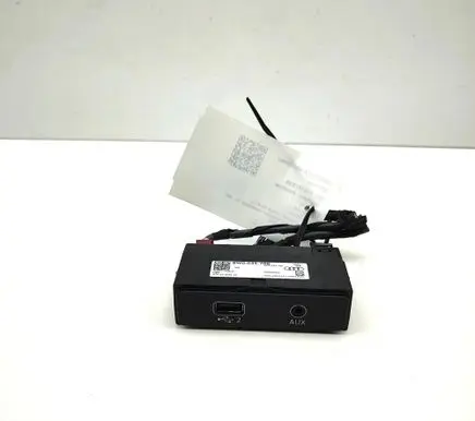 Audi A5 USB control unit 8W0035708