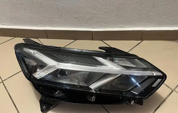 Dacia Sandero III Headlight/headlamp 260101940R