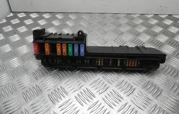 BMW 5 E60 E61 Fuse box set 6957330 K479