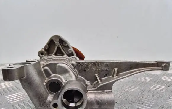 Mercedes-Benz C W204 Oil pump A2721800701