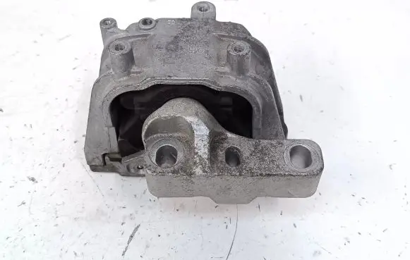 Volkswagen Jetta VI Engine mount bracket 1K0199262CE