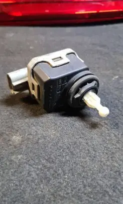 Audi A3 S3 8L Headlight level adjustment motor 007878