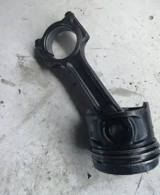 Renault Megane II Piston with connecting rod 7657