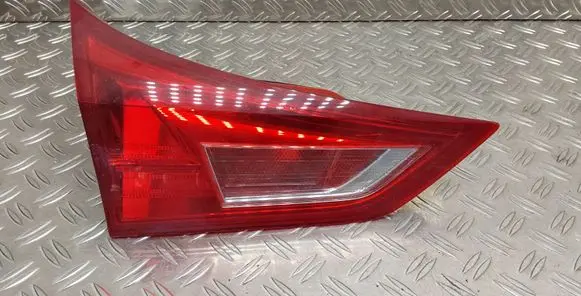 Toyota Auris E180 Tailgate rear/tail lights